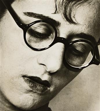 GRETE STERN & ELLEN AUERBACH (1904-99 & 1906-2004) Ringl + Pit Fotografie Portfolio. 1929-33; printed 1985.